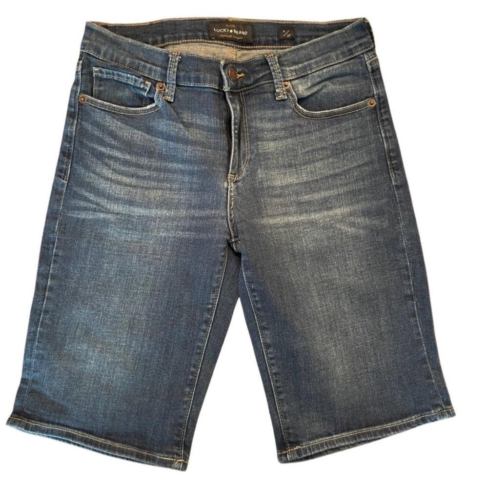 Lucky Brand denim Bermuda shorts. Size 4/27. Medium denim. Stitched hem 5 pocket